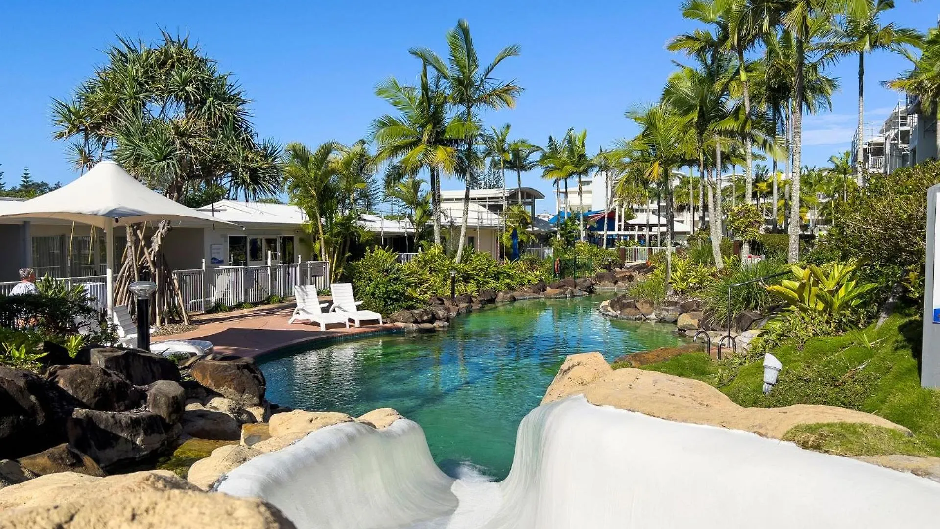 3 Bedroom Swim Out Apartment, Right On The Pool In Alexandra Headland , Across From The Beach Apartment